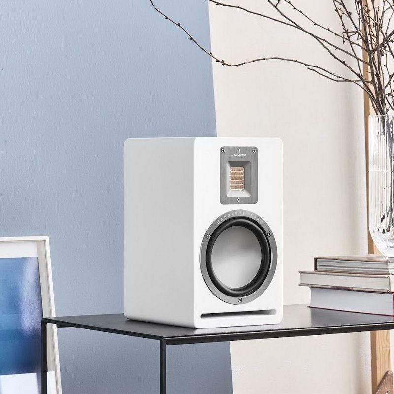 Полочная акустика Audiovector QR 1 White Silk
