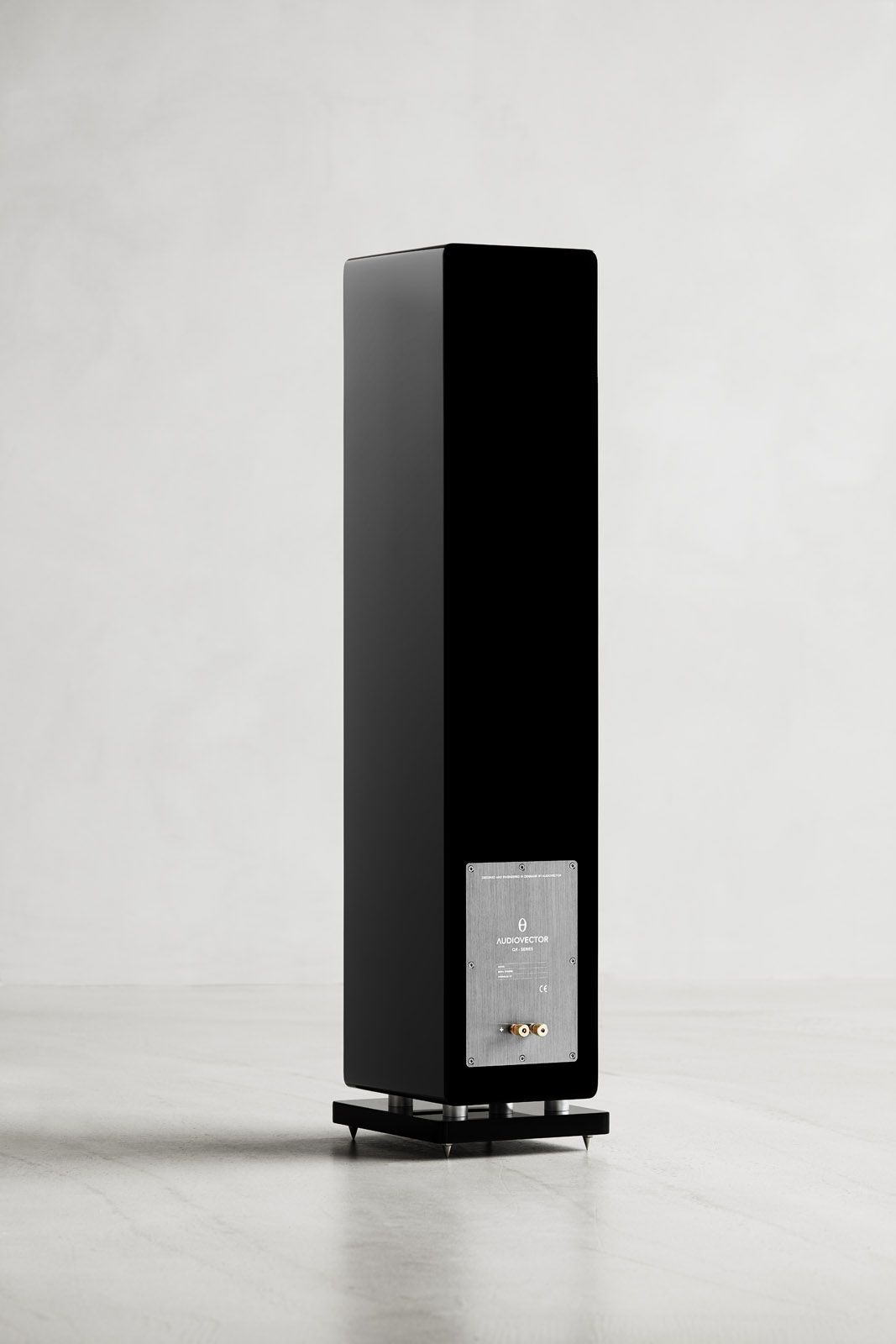 Напольная акустика AudioVector QR 5 Black Piano (пара)
