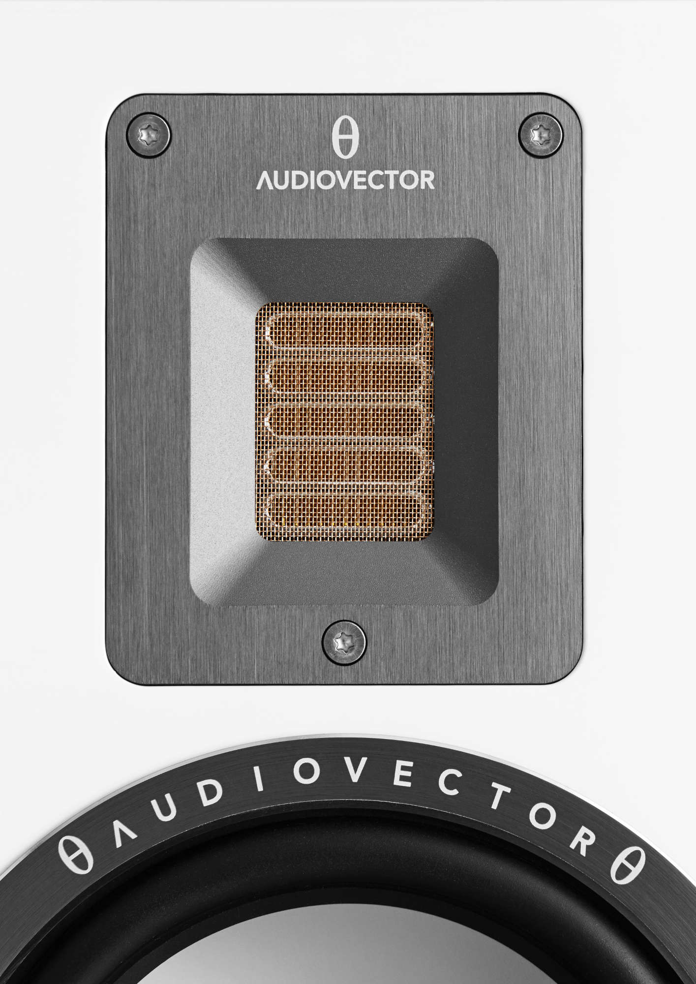 Настенная акустика  Audiovector QR Wall White Silk (пара)