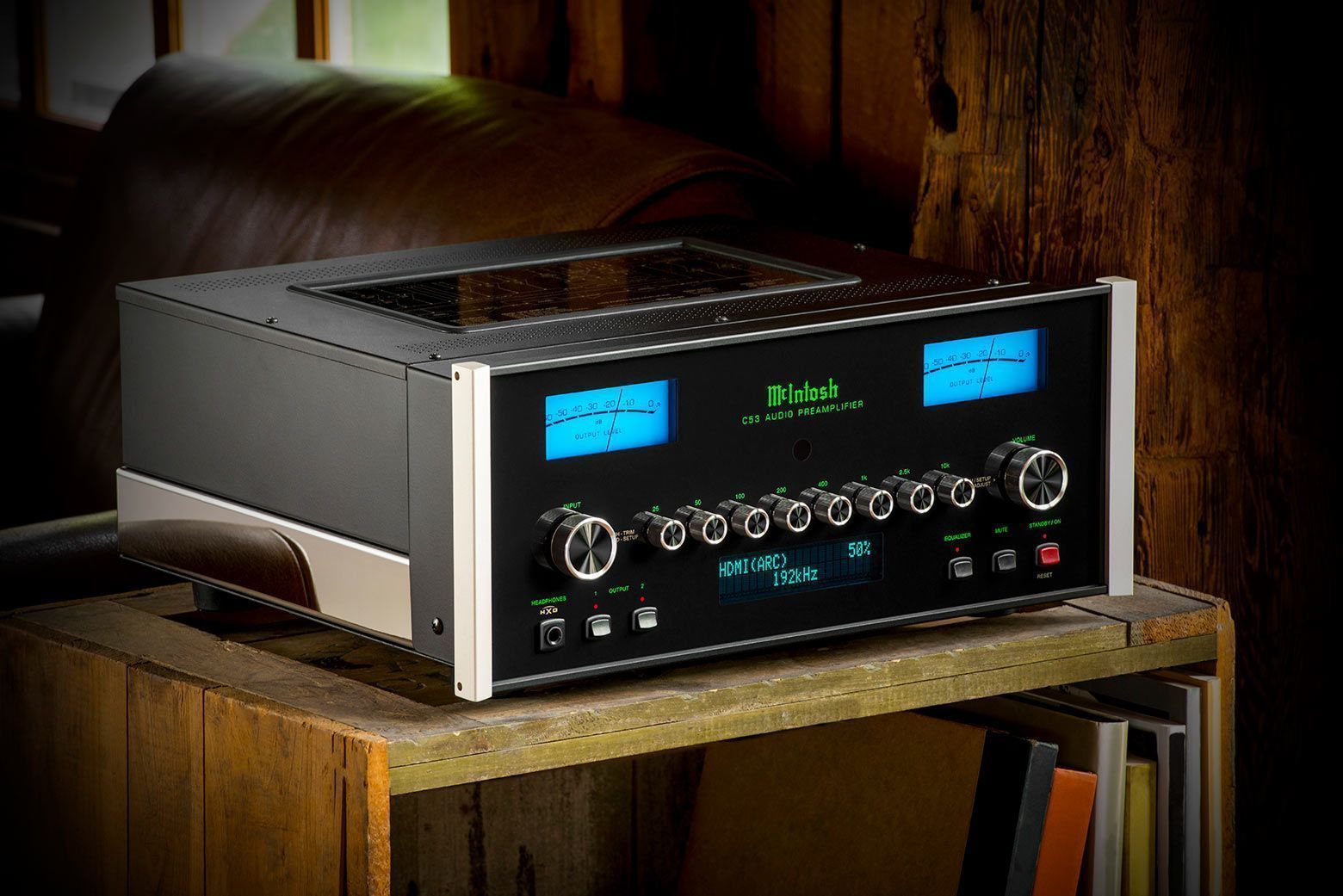 Предусилитель McIntosh C53
