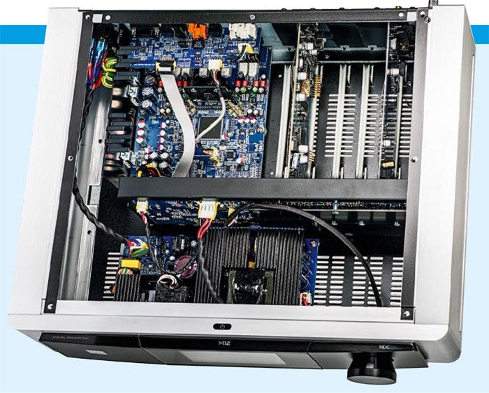 Предварительный усилитель NAD M12