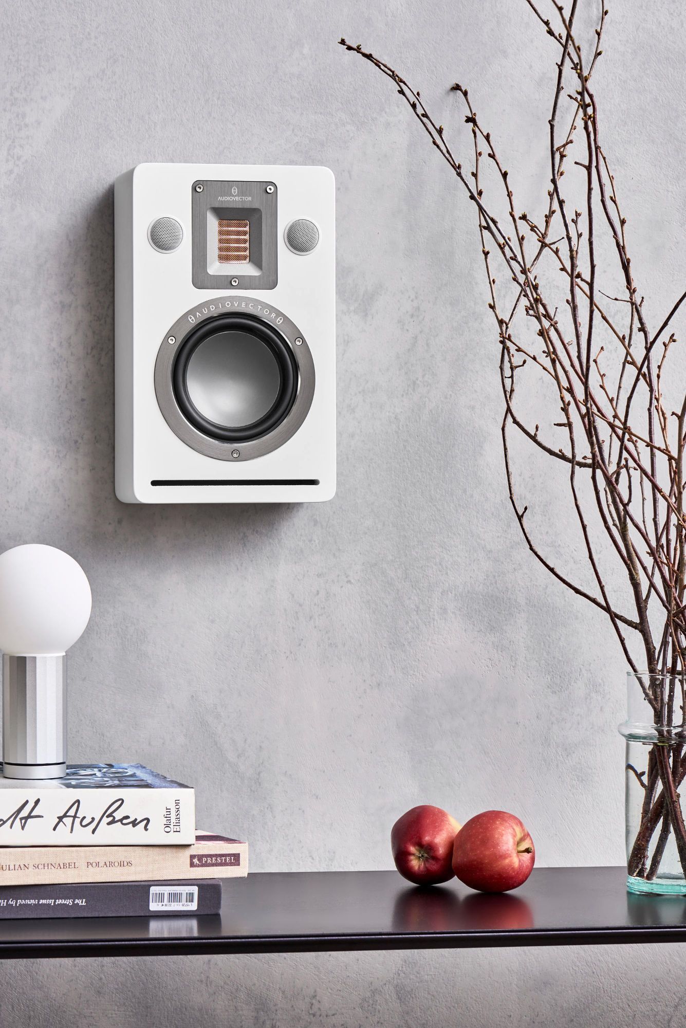 Настенная акустика  Audiovector QR Wall White Silk (пара)