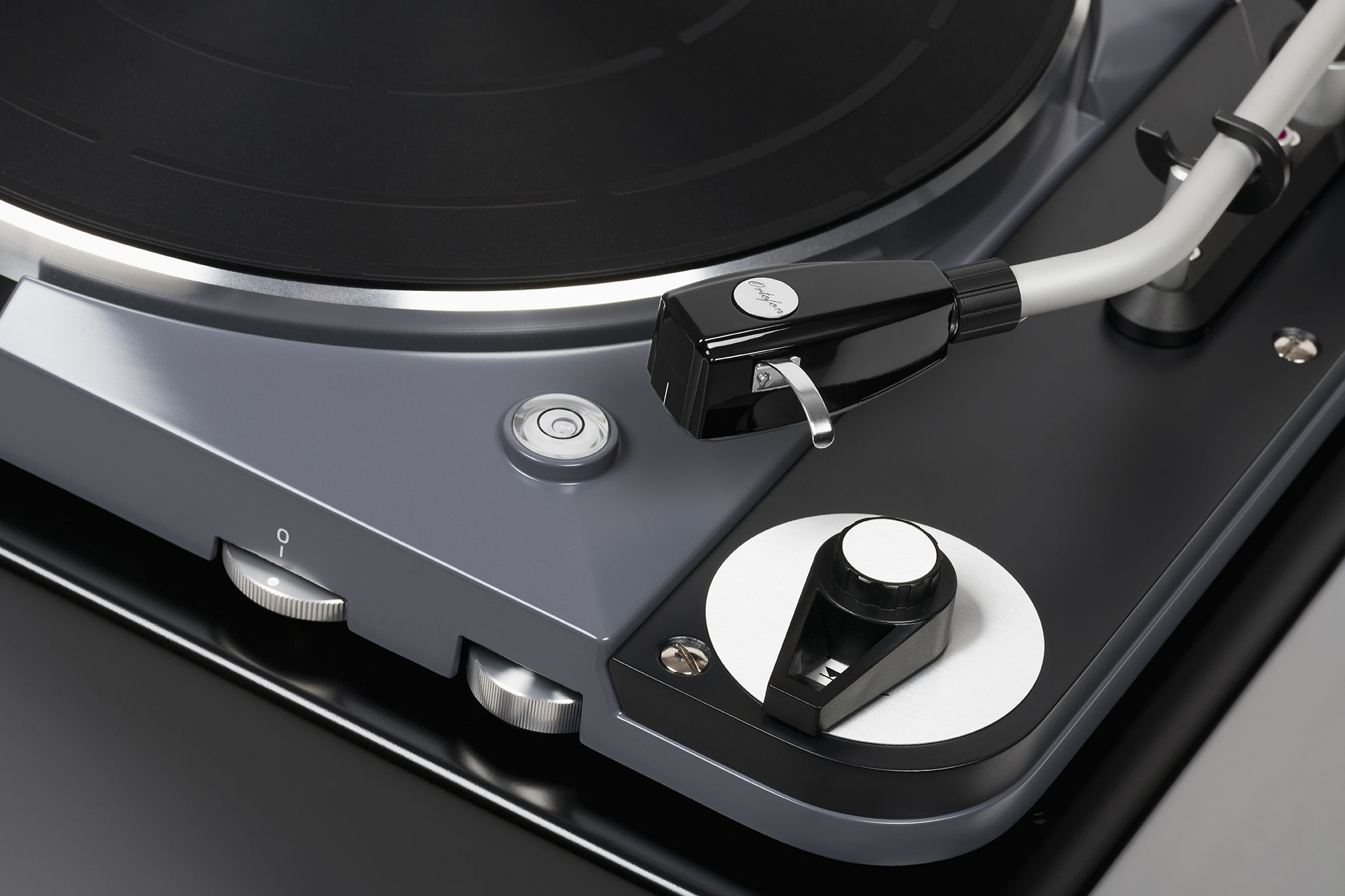 Проигрыватель винила Thorens TD 124 DD