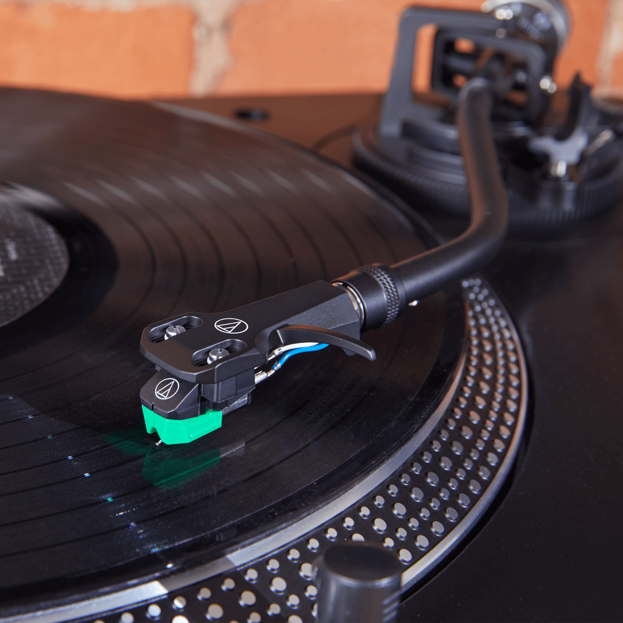 Виниловый проигрыватель Audio-Technica AT-LP120X USB black