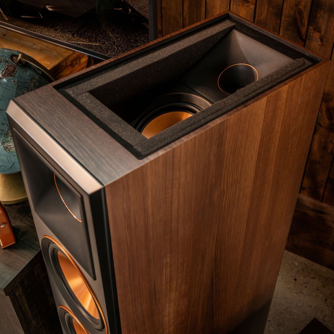 Напольная акустика Klipsch RP-8060FA walnut
